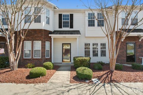 4140 Kenton Glenn Court active home in Kenton Glenn, Concord, NC