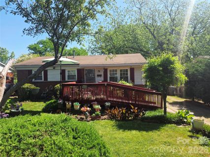 4920 Winchester Street pending home in Westmont, Charlotte, NC