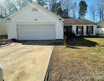 6921 Alanbrook Road sold home in Cedar Lane Farms, Charlotte, NC