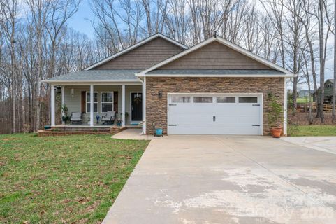 1310 Western Hills Lane pending home in Westerly Hills, Vale, NC