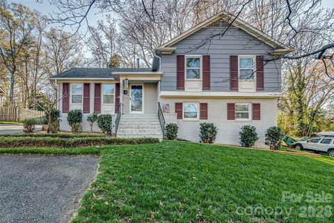 2900 Archdale Drive sold home in Spring Valley, Charlotte, NC