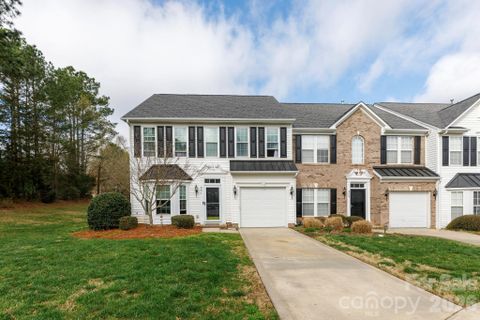 251 Horizon Circle active home in Sunset Point Townhomes, Rock Hill, SC