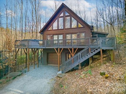 130 Greenfield Circle active home in Eagle Lake, Brevard, NC