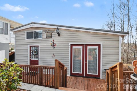 130 Eagle Drive active home in Badin Shores Resort, New London, NC