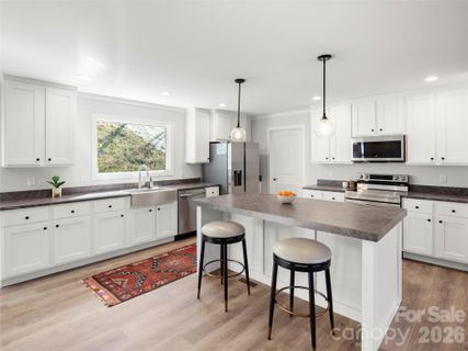 502 512 Hutch Mountain Road