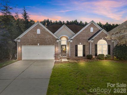 12602 Kemerton Lane active home in Northstone, Huntersville, NC