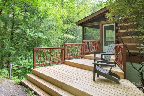 14 Weeping Cherry Forest Road pending home in Fairview Forest, Fairview, NC