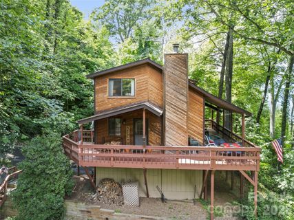 1672 Summit Drive pending home in Woodlands, Maggie Valley, NC