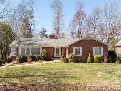 71 W Fairway Drive sold home in Golf Mountain Estates, Etowah, NC