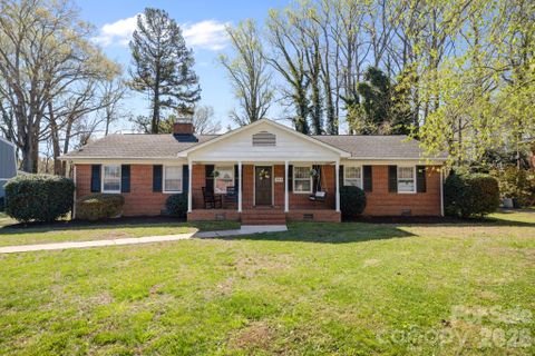 7614 Rolling Hill Road sold home in Lake Forest, Charlotte, NC
