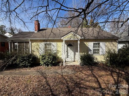4215 Dinglewood Avenue active home in Howie Acres, Charlotte, NC