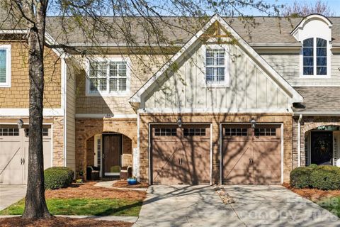 8432 Loxton Circle