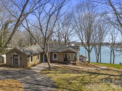 4448 Hill Street active home in Ken Wood Forest, Sherrills Ford, NC