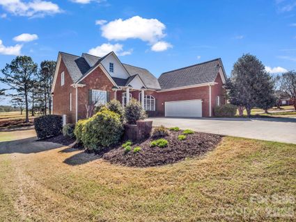 139 N Woodfin Ridge Drive