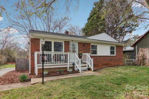 98 Oak Knoll Road sold home in Beaver Lake, Asheville, NC