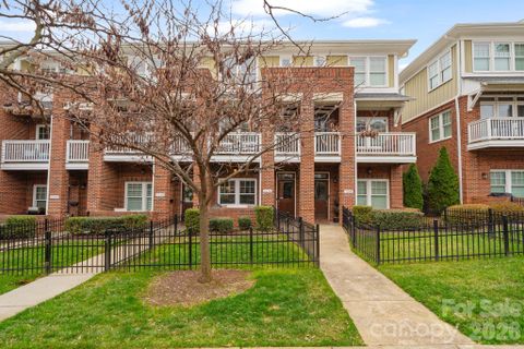 1214 Macomb Place pending home in Wesley Heights, Charlotte, NC
