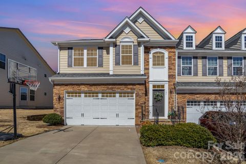 121 Inlet Point Drive pending home in Lake Shore On Lake Wylie, Tega Cay, SC