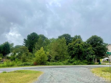 248 Katherine Drive pending home in Lakehaven Estates, Denver, NC
