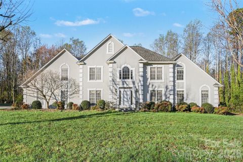 910 Weymouth Drive sold home in Cross Creek, Gastonia, NC