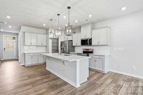 2525 Hedgecliff Road pending home in Hedgecliff Townes, Kannapolis, NC