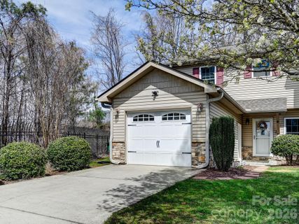 7 Mahogany Road active home in Lake Julian Trails, Arden, NC