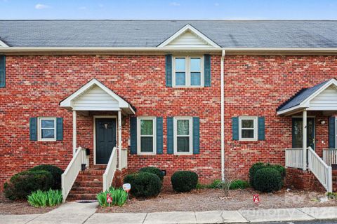 Homes in Riverbend, Concord