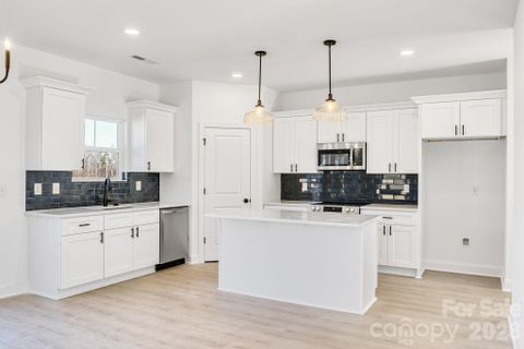 1335 Winged Way pending home in Monarch Meadows, Kannapolis, NC