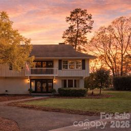 22 Honeysuckle Lane