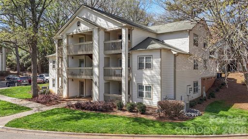 1032 Churchill Downs Court sold home in Churchill Downs, Charlotte, NC