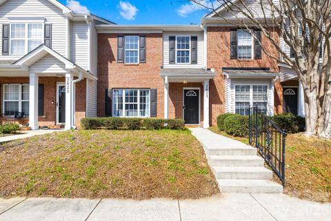 2823 Summergrove Court active home in Summerfield, Matthews, NC
