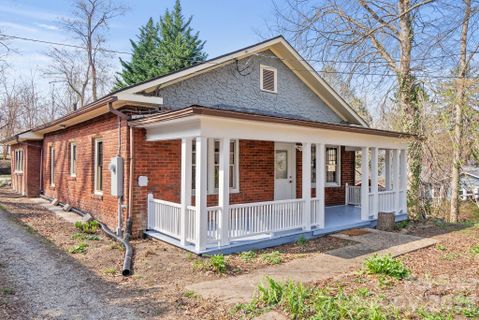 15 Conestee Place sold home in Five Points, Asheville, NC