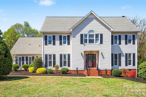 8929 Lauriston Place sold home in Glencroft, Mint Hill, NC
