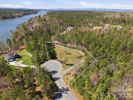 5736 Main Channel Point active home in Edgewater, Granite Falls, NC