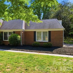 1406 Lakeview Drive