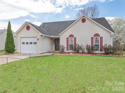 922 Woodhill Drive sold home in Southchase, Fletcher, NC