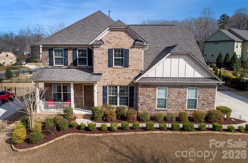 2673 Creekview Drive