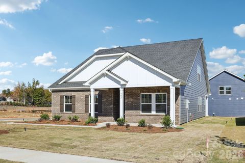 690 Darya Drive active home in Brighton Springs, York, SC