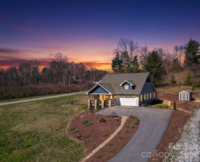 35 Cider Hill Lane active home in The Orchards At Owensby Road, Hendersonville, NC