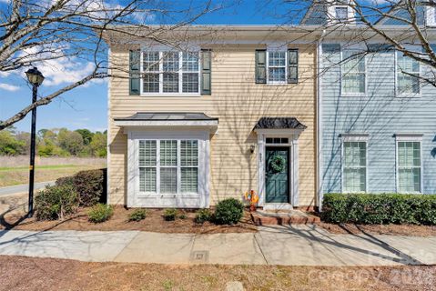 903 White Point Drive