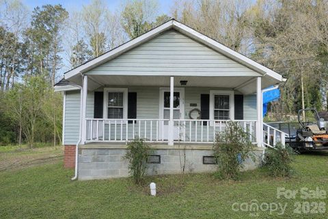 624 Blue Street