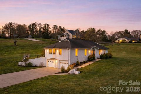 17 Amber Drive sold home in Bannerwood, Horse Shoe, NC