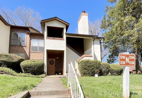 7236 Winery Lane active home in Brandywine, Charlotte, NC