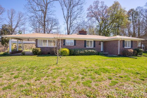 1606 Davis Park Road pending home in All American Park, Gastonia, NC