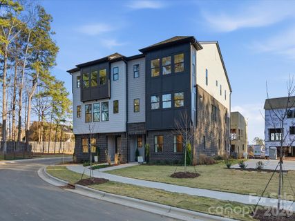 13009 Lucy Park Lane active home in Ascend, Charlotte, NC