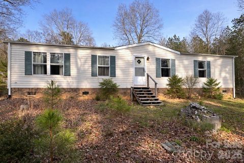 518 Nors Way active home in Indian Head Acres, Lake Lure, NC