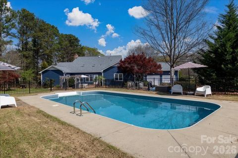 2107 Eakle Drive