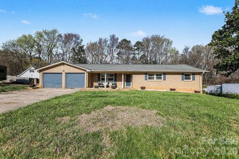 213 Lakeview Drive