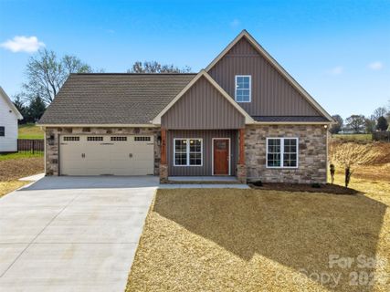 4957 Southview Drive active home in Wallaces View, Hickory, NC