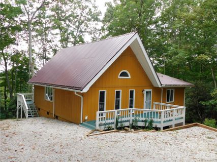 365 Trout Brook Loop pending home in Linville Land Harbor, Newland, NC