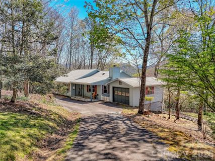 A home in Heritage Mountain, Otto